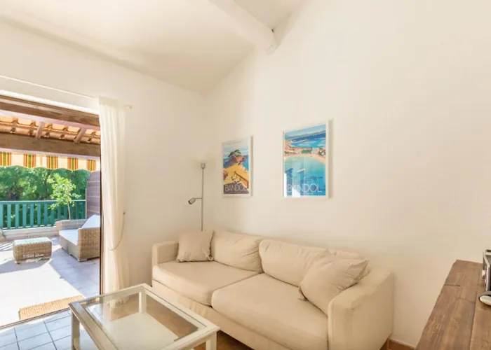 Superb With Terrace And Private Pool Bandol