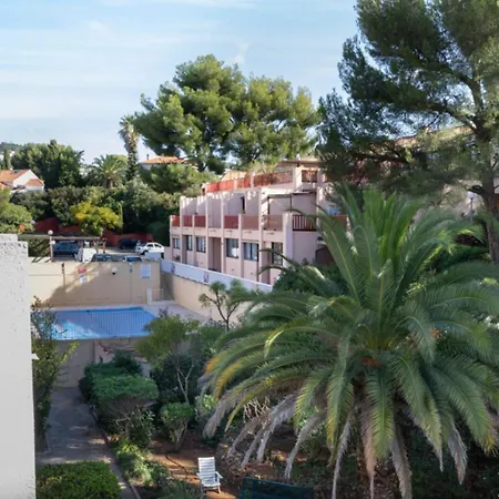Superb With Terrace And Pool *